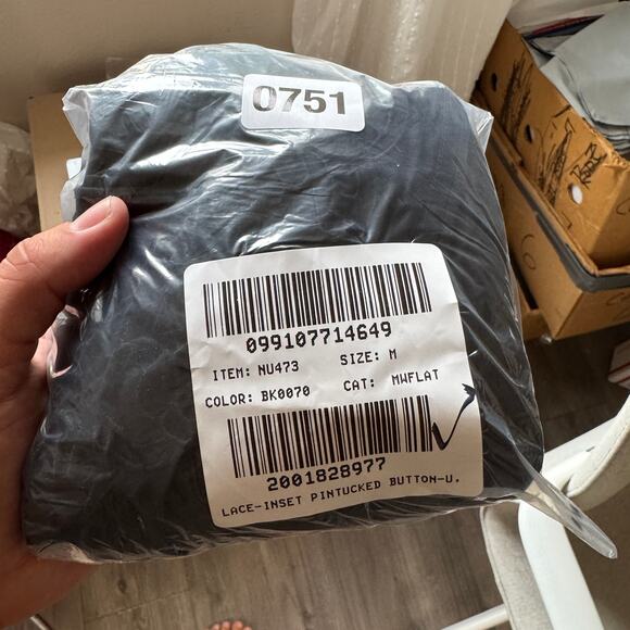 Madewell Lace-Inset Pintucked Button-Up Top Womens M Black Long Sleeve Eyelet - Picture 8 of 8